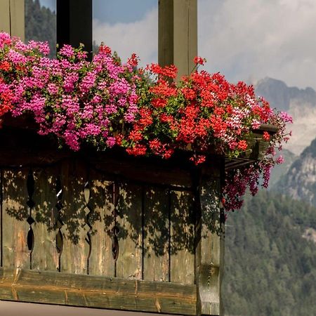 Giustino Suite Italy Pinzolo Due المظهر الخارجي الصورة